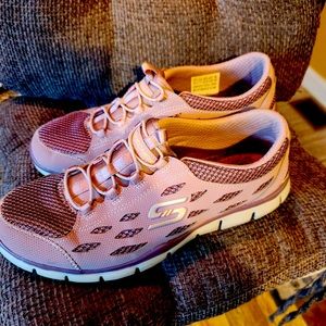 Sketchers Slip on Comfort size 8.5